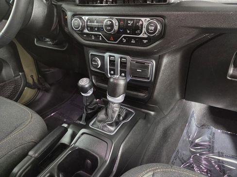 Certified 2025 Jeep Wrangler Sport AWD/4WD image 31