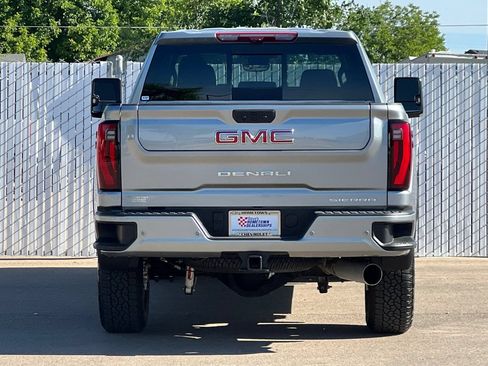 Used 2026 GMC Sierra 2500 Denali w/ Technology Package AWD/4WD image 5