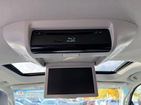 Used 2017 Toyota Sequoia Platinum image 19