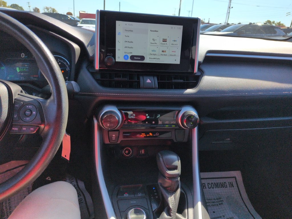 Certified 2024 Toyota RAV4 LE AWD/4WD image 17