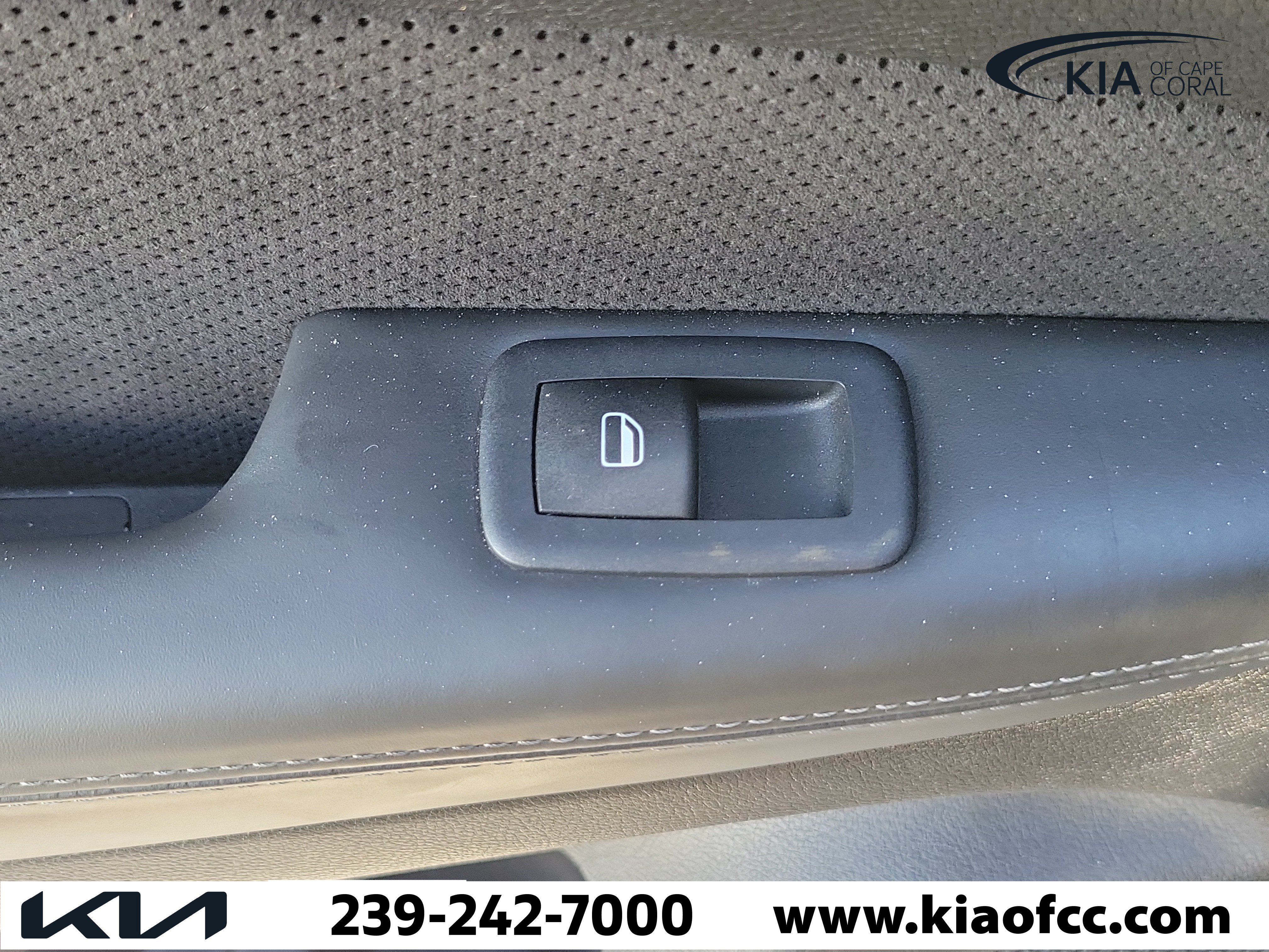 Used 2021 Jeep Grand Cherokee Trackhawk AWD/4WD image 16