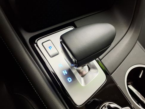 Certified 2025 Genesis G70 2.5T image 21