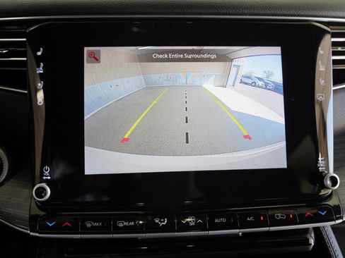 Used 2024 Jeep Wagoneer L Series II w/ Flexible Seating Group image 20