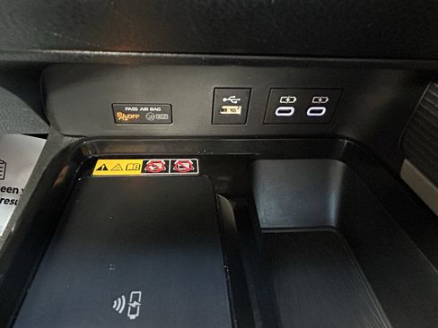 Certified 2025 Toyota Camry SE image 28