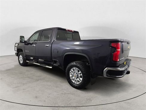 Used 2024 Chevrolet Silverado 2500 LTZ w/ LTZ Premium Package image 3