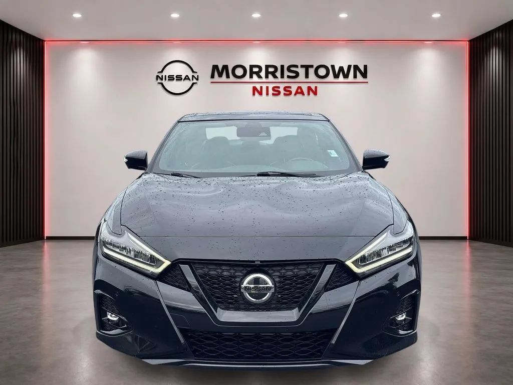 Used 2022 Nissan Maxima SR w/ Sport Mat Group FWD image 8
