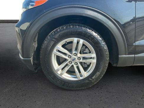 Certified 2023 Ford Explorer XLT RWD image 13