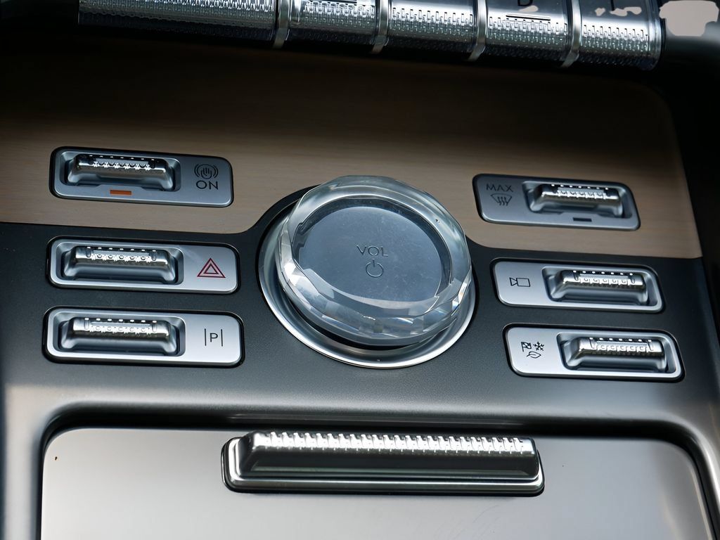Used 2025 Lincoln Nautilus Reserve AWD/4WD image 26