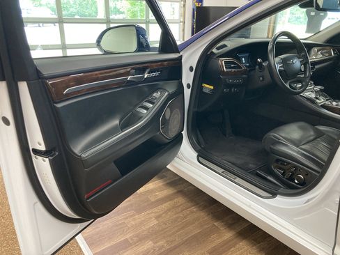 Used 2018 Genesis G90 3.3T Premium AWD/4WD image 11