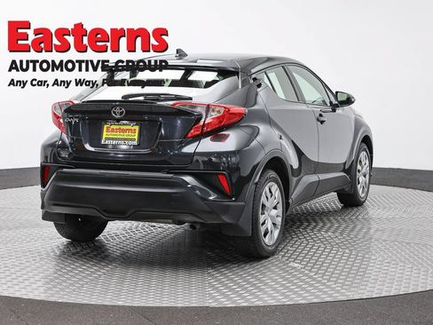 Used 2022 Toyota C-HR Limited FWD image 5