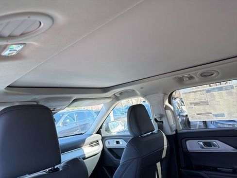 New 2026 Ford Explorer Active w/ Active Comfort Package image 9
