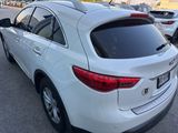 Used 2017 INFINITI QX70 AWD w/ Premium Package image 4