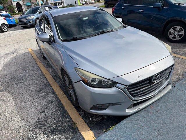 Used 2018 MAZDA MAZDA3 Touring FWD image 3
