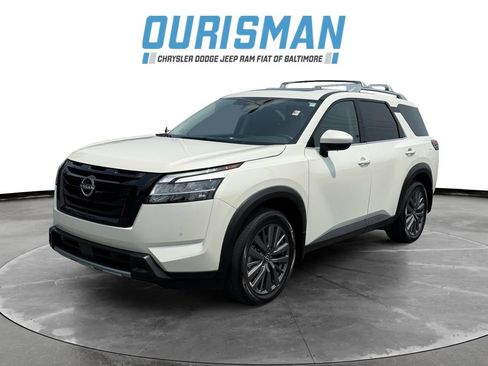 Used 2024 Nissan Pathfinder SL w/ SL Premium Package AWD/4WD image 2