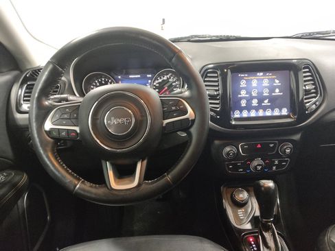 Used 2018 Jeep Compass Limited image 22