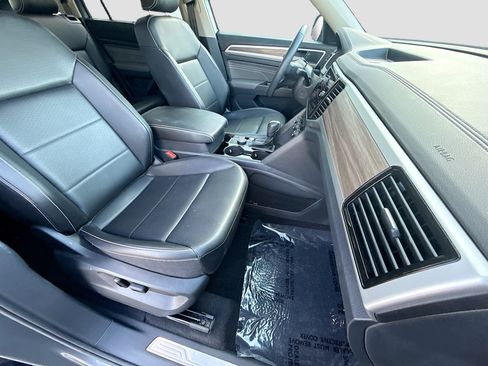 Used 2023 Volkswagen Atlas SEL AWD/4WD image 14