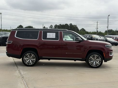 Used 2024 Jeep Grand Wagoneer L Series III AWD/4WD image 2