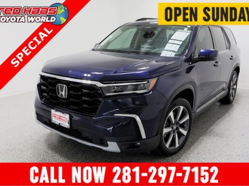 Used 2025 Honda Pilot Touring image 1