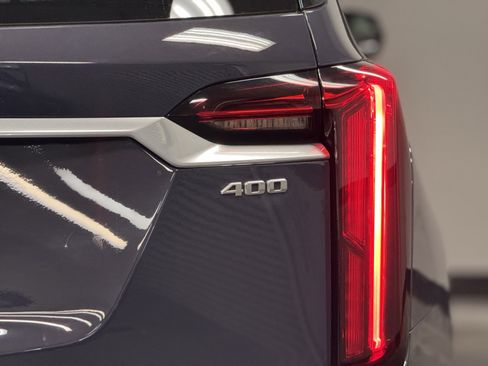 Used 2025 Cadillac XT6 Premium Luxury image 14