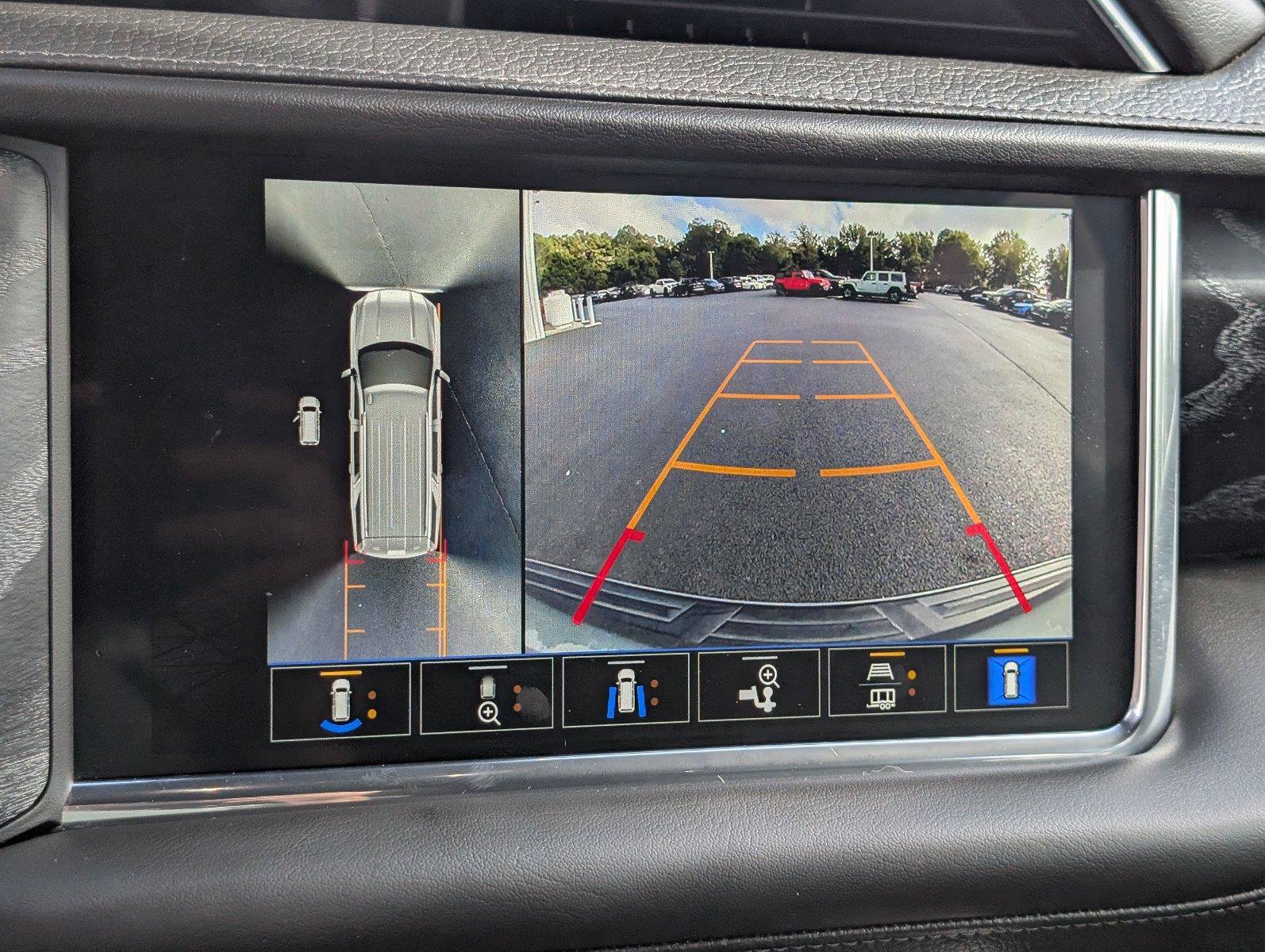 Used 2023 GMC Yukon Denali RWD image 22