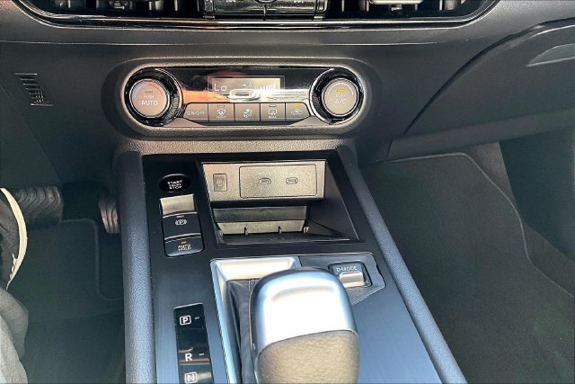 Used 2026 Nissan Kicks SV FWD image 15