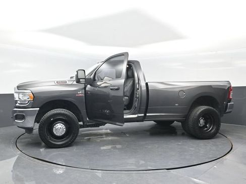 Used 2024 RAM 3500 Tradesman w/ Chrome Appearance Group AWD/4WD image 30