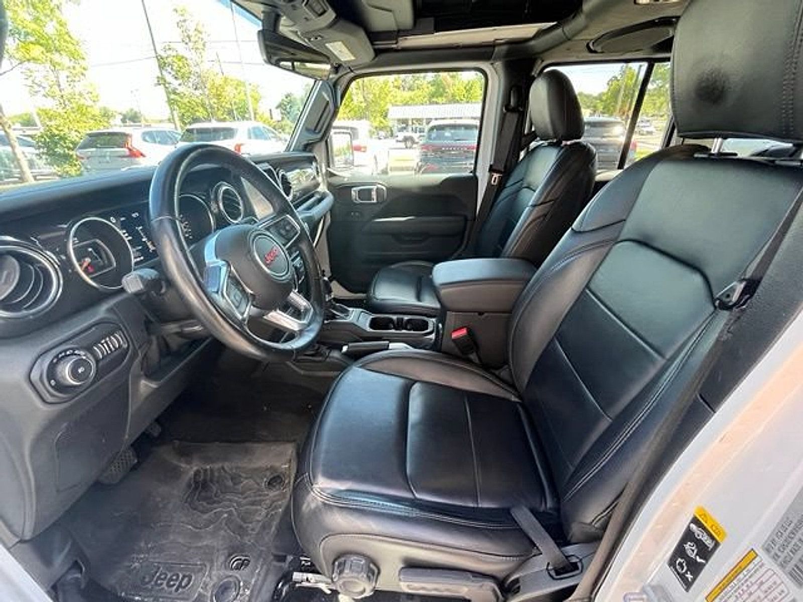 Used 2021 Jeep Wrangler Unlimited Sahara AWD/4WD image 12