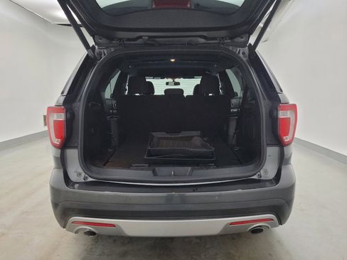 Used 2017 Ford Explorer XLT w/ Equipment Group 201A image 29