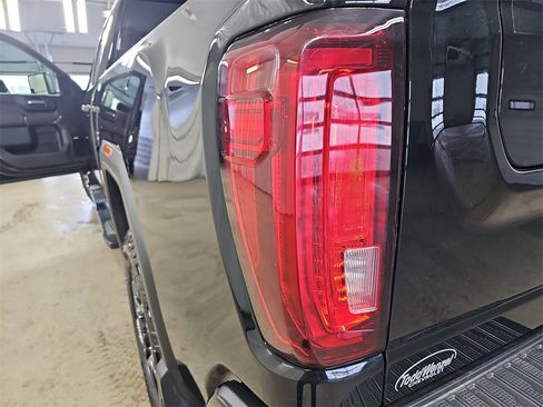 Used 2022 GMC Sierra 2500 AT4 w/ AT4 Preferred Package image 39