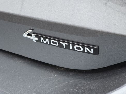 New 2026 Volkswagen Tiguan SE image 11