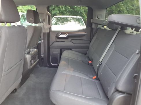 Used 2025 Chevrolet Silverado 1500 LT AWD/4WD image 16