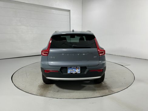 Used 2023 Volvo XC40 B5 Plus AWD/4WD image 32