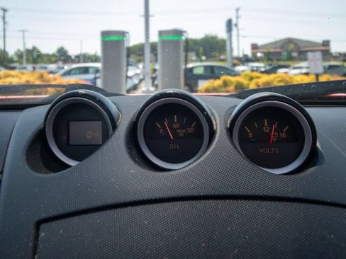 Used 2006 Nissan 350Z Touring RWD image 20