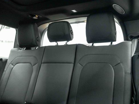 Used 2023 Land Rover Defender 130 SE image 92