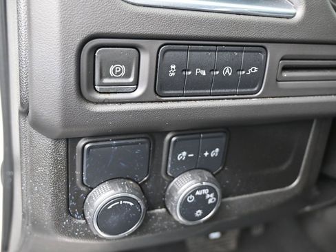 Used 2021 Chevrolet Tahoe LT image 14