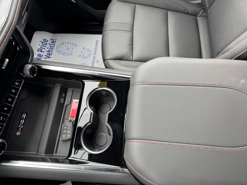 New 2026 Chevrolet Suburban RST image 36