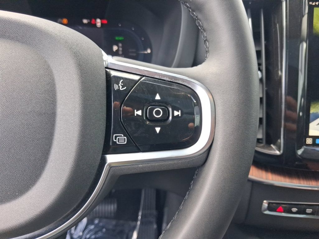 Certified 2024 Volvo XC60 T8 Plus w/ Protection Package Premier AWD/4WD image 19
