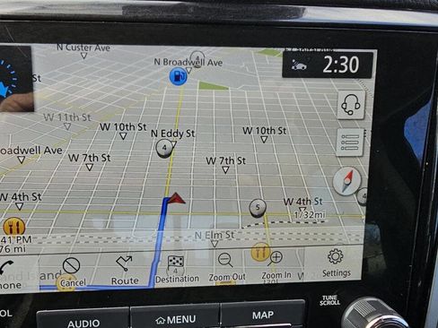 Used 2021 Nissan Titan SV w/ SV Convenience Package image 11