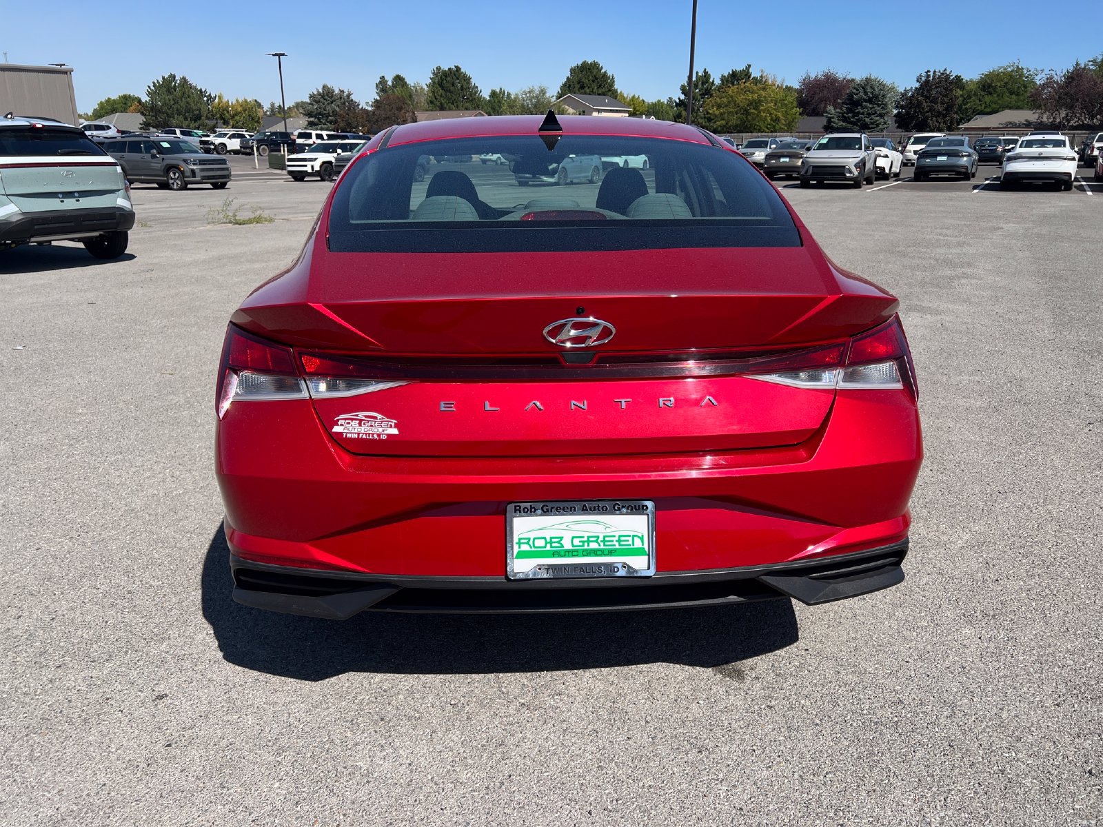 Used 2022 Hyundai Elantra SE FWD image 4