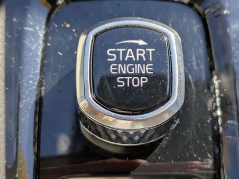 Used 2020 Volvo XC90 T5 Momentum w/ Protection Package Premier image 27