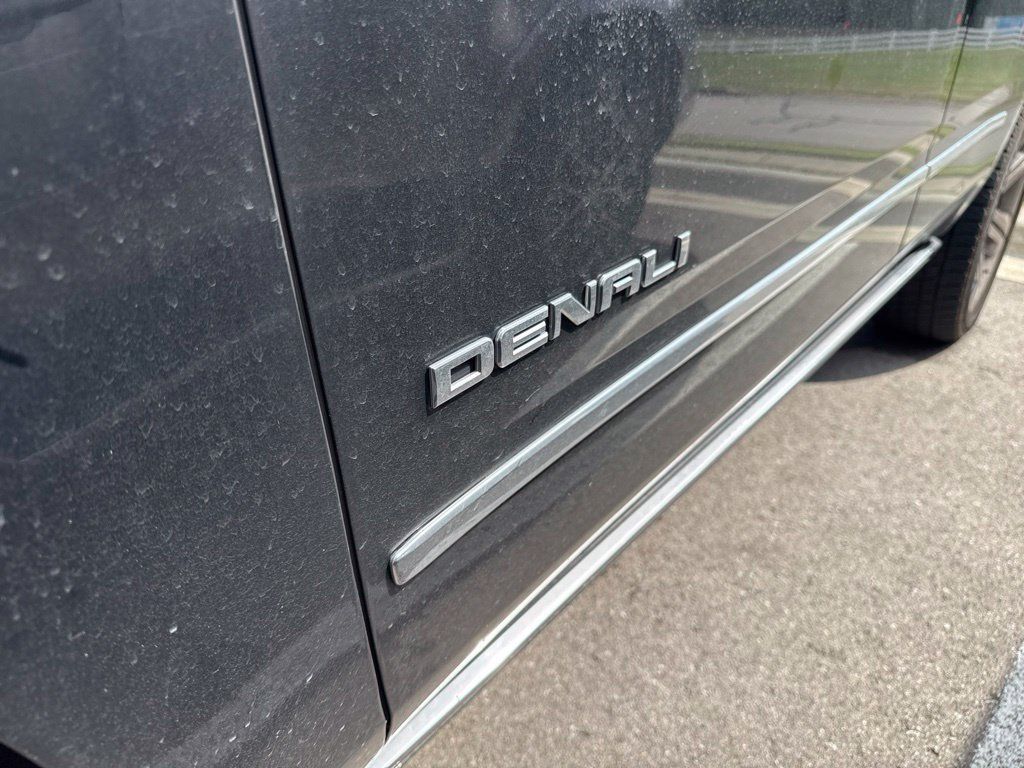 Used 2019 GMC Yukon Denali w/ Denali Ultimate Package AWD/4WD image 5