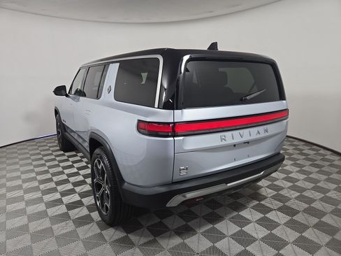 Used 2025 Rivian R1S Adventure Dual AWD/4WD image 3