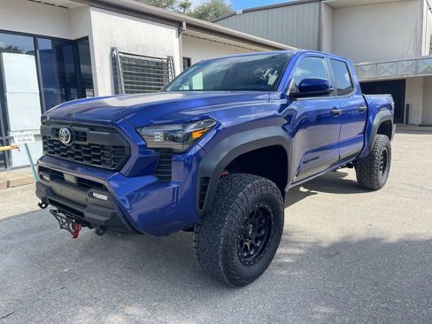 Used 2024 Toyota Tacoma TRD Off-Road w/ TRD Off Road Upgrade Package image 1