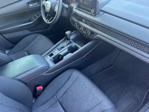 Used 2025 Honda Accord LX image 18