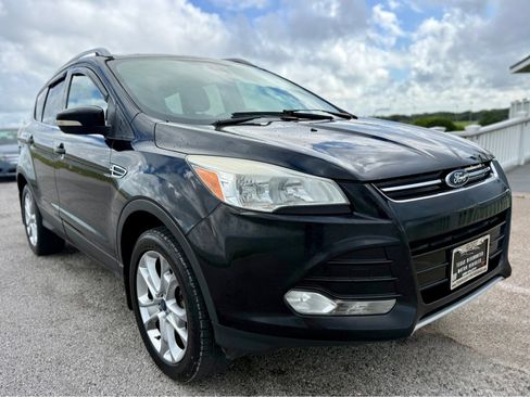 Used 2016 Ford Escape Titanium FWD image 3