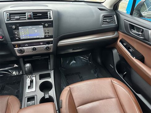 Used 2017 Subaru Outback 2.5i Touring w/ Popular Package #5A image 18
