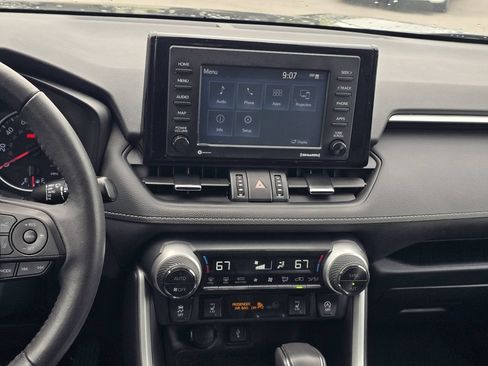 Used 2021 Toyota RAV4 XLE Premium AWD/4WD image 15