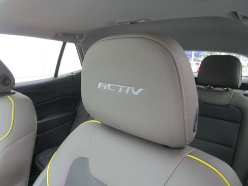 Used 2025 Chevrolet Trax ACTIV w/ Sunroof Package FWD image 15
