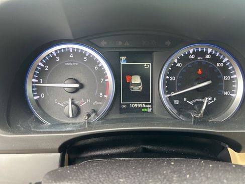 Used 2017 Toyota Highlander Limited image 1