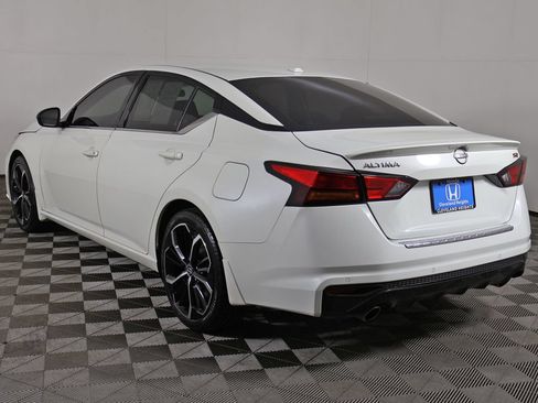 Used 2023 Nissan Altima 2.5 SR FWD image 6